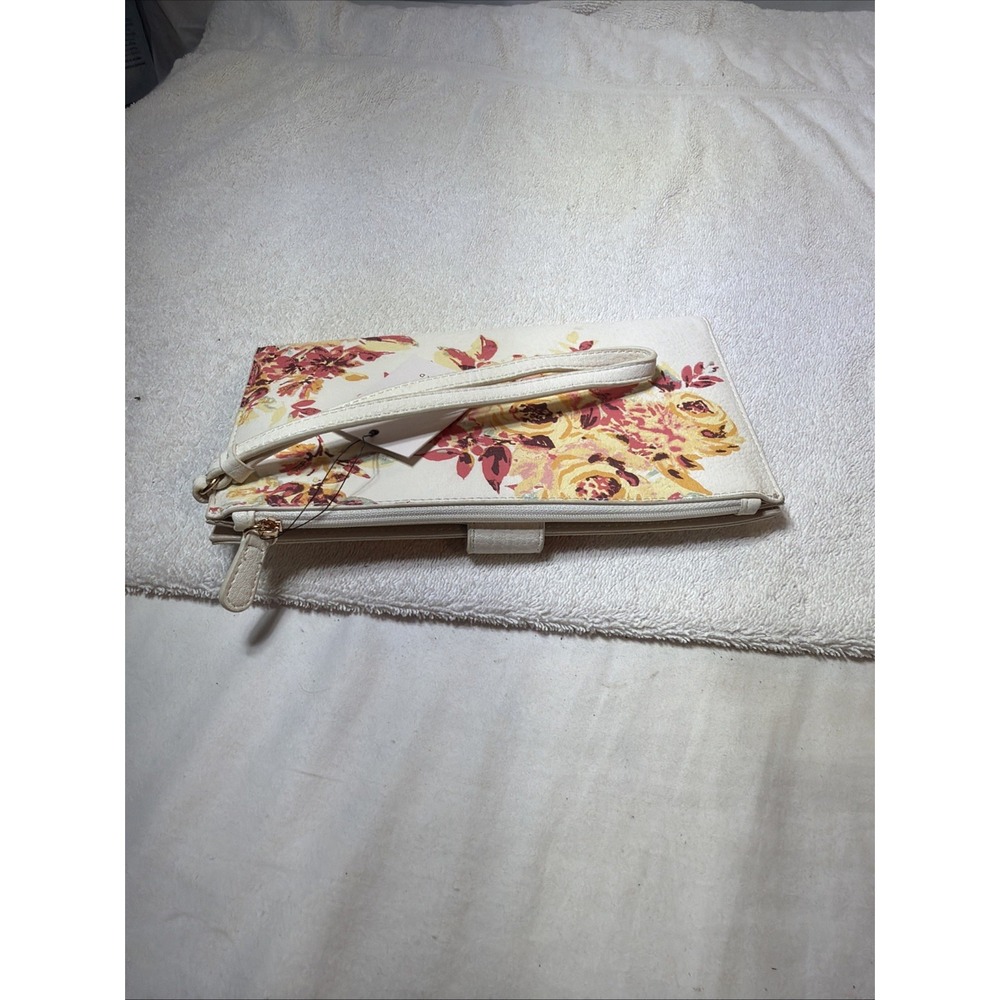 NWT Lauren Conrad Mendie Travel Wallet Wristlet Bloom Prnt Veg Leather HLC32WL04